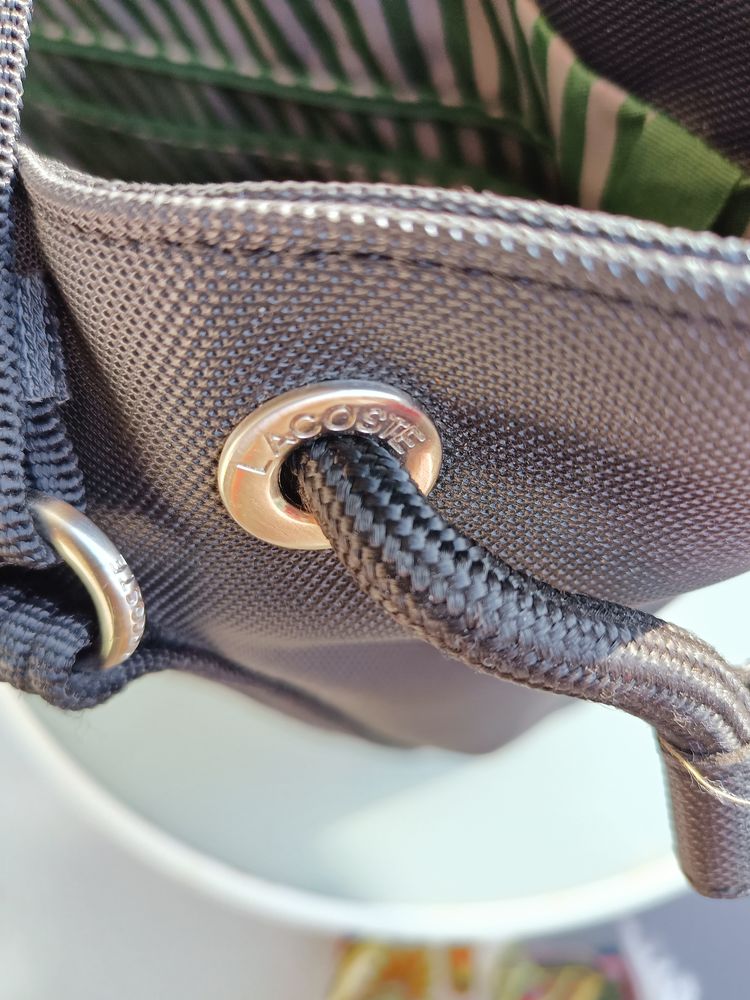 Sac Lacoste 25 Sedan (08)