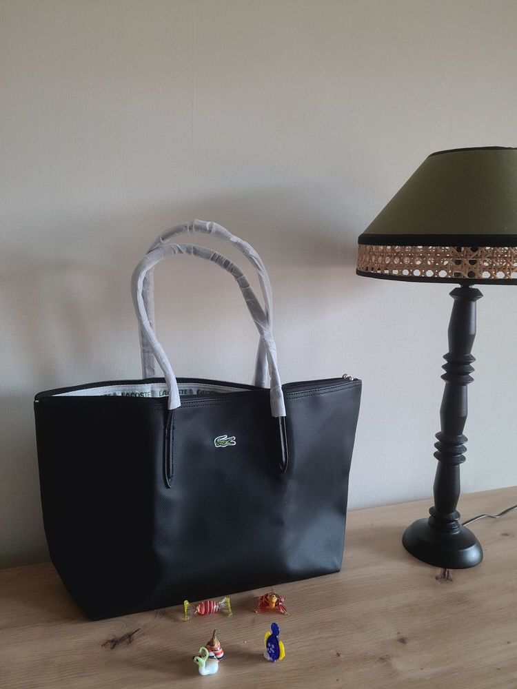 Sac LACOSTE 42 La Roche-Vineuse (71)
