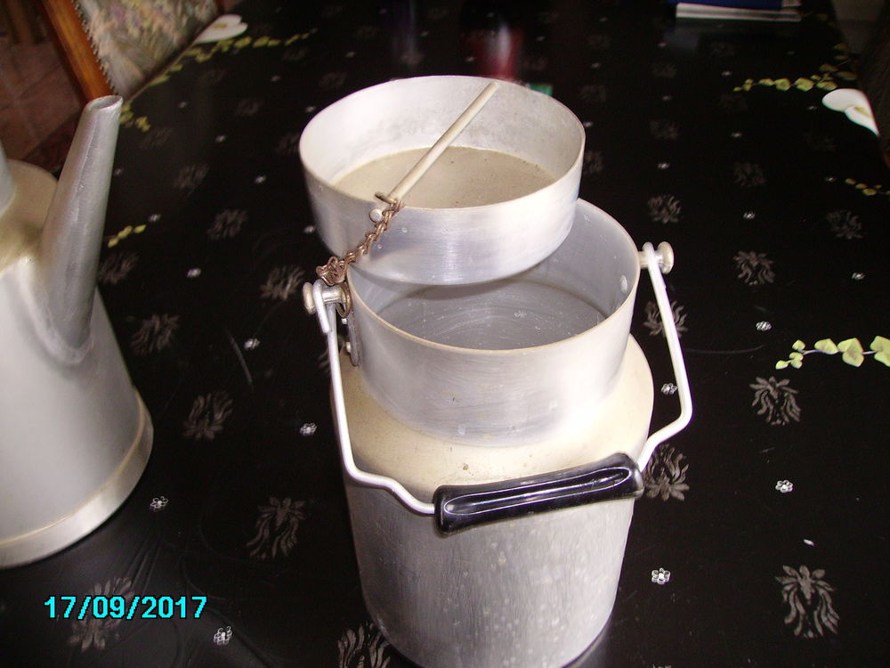 Pot � lait avec couvercle 30 Florange (57)