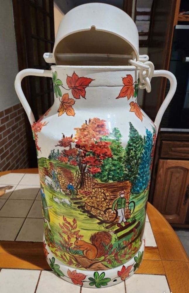 Pot � lait , peint � la main. 40 Bazoilles-et-M�nil (88)