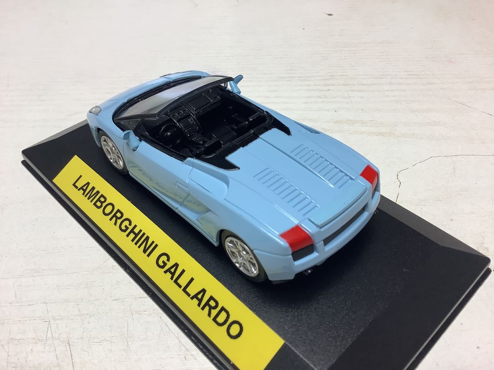 LAMBORGUINI GALLARDO 1/43 voiture miniature 8 Al�s (30)