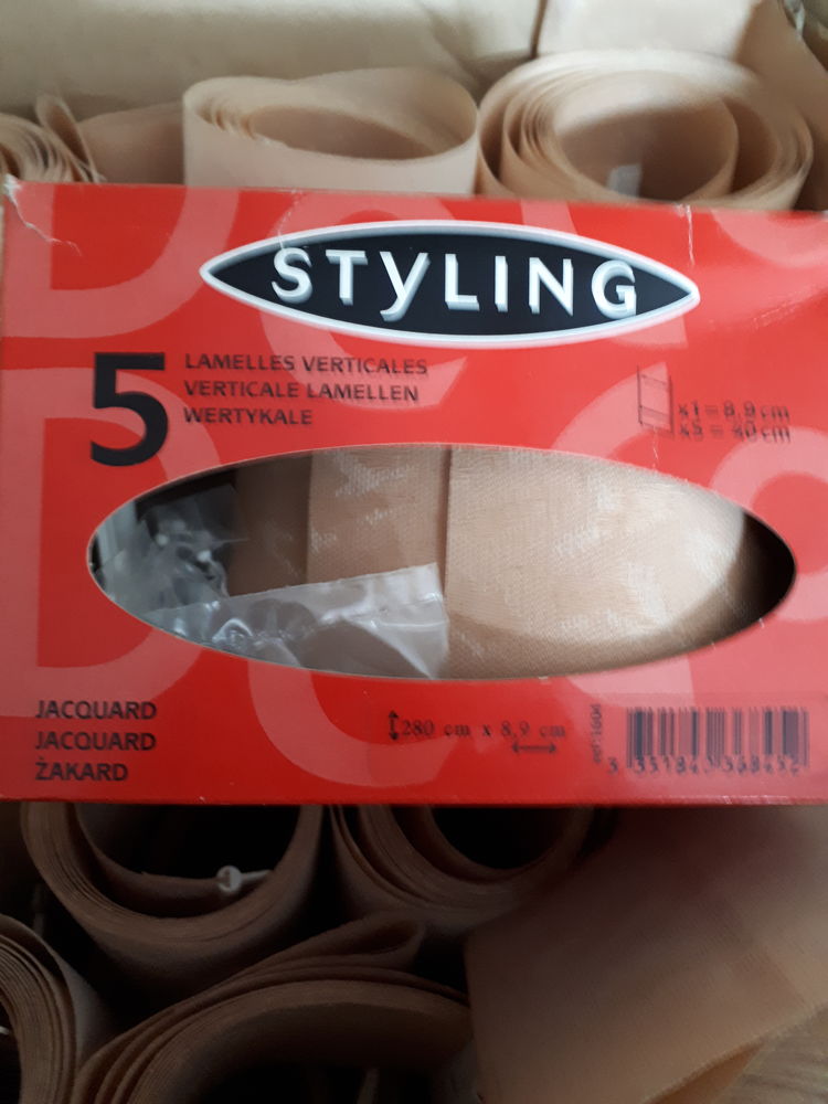 Lames store californien 30 Sainte-Hermine (85)