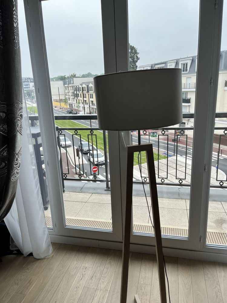 Lampadaire bois et abat jour blanc 40 Ch�tenay-Malabry (92)