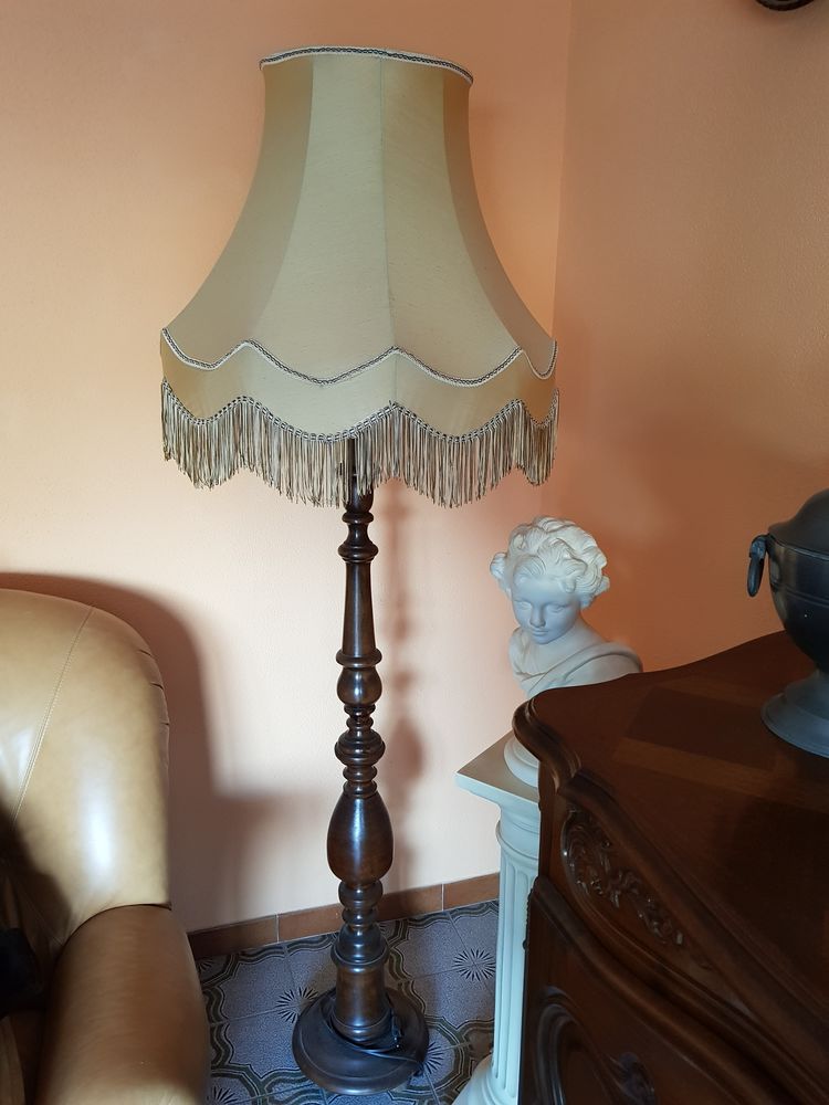 Lampadaire bois et tissu. 30 Bandol (83)