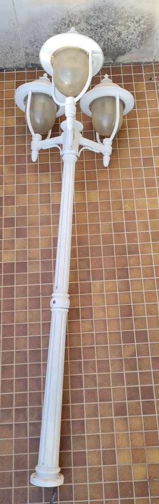 Lampadaire d'ext�rieur 125 Paris 12 (75)