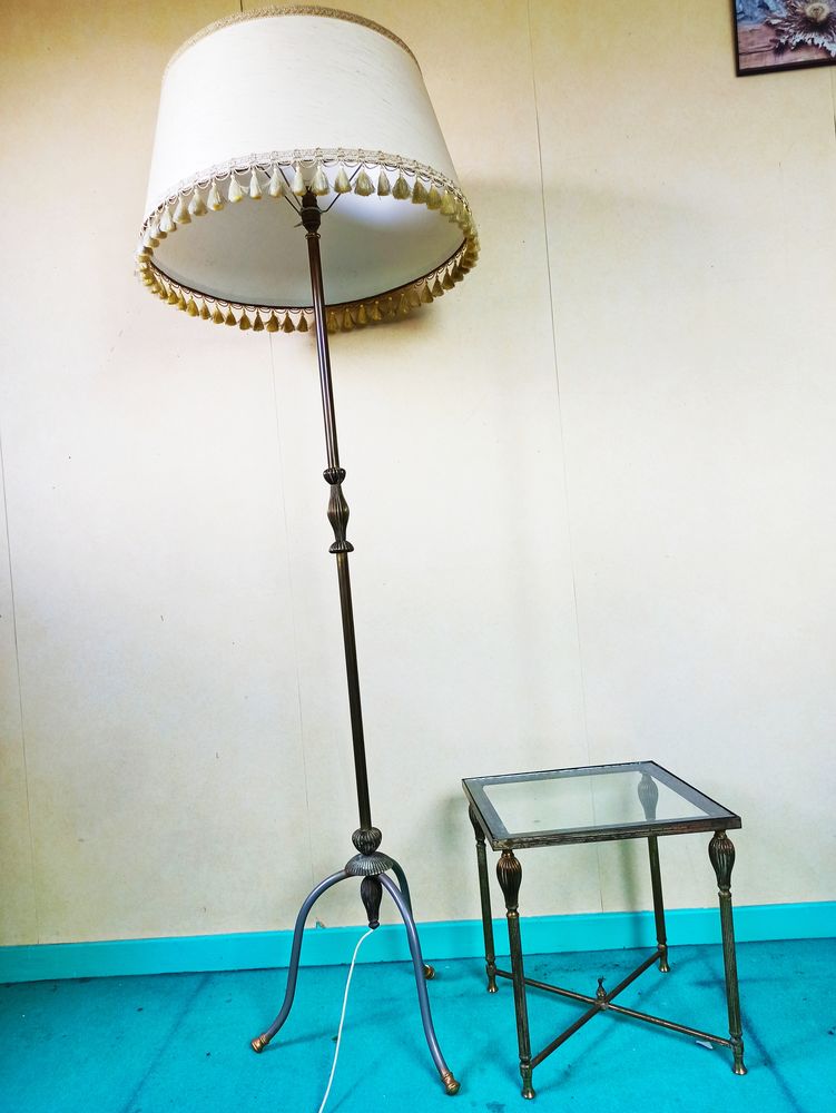 Lampadaire et gueridon assorti, fa�on laiton 49 Maubeuge (59)