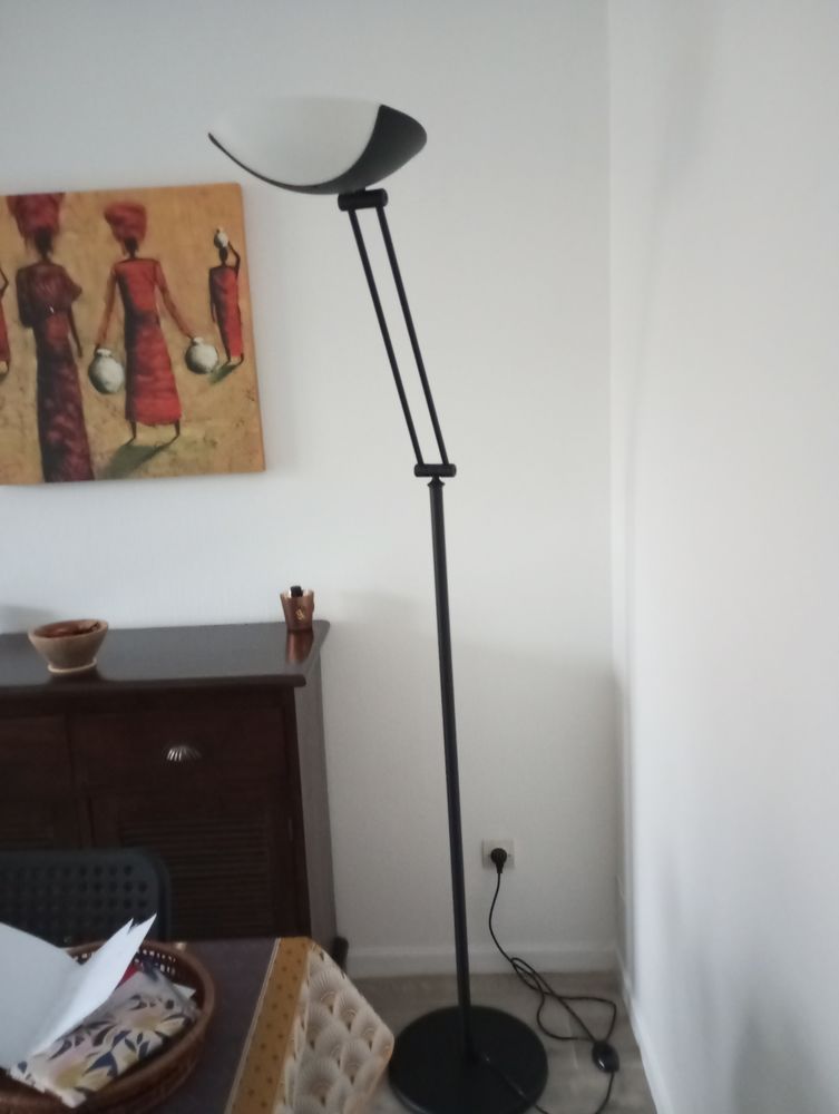 Lampadaire non halog�ne 
Ampoule eco 5 Lisses (91)