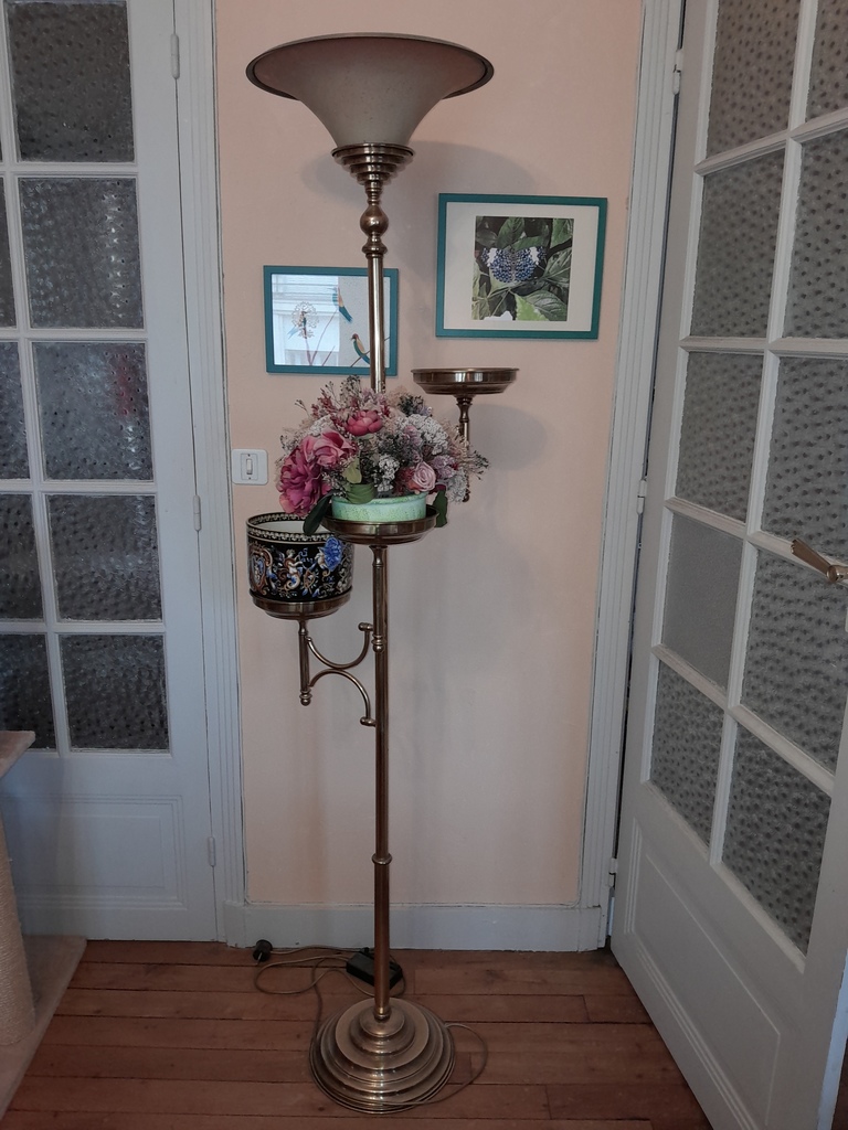 Lampadaire m�tallique bronze avec supp
Lampadaire 350 Orleans (45)