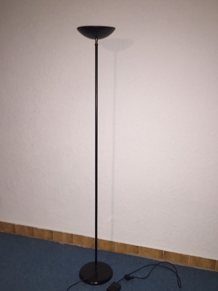 Lampadaire de Salon.
10 Vourles (69)