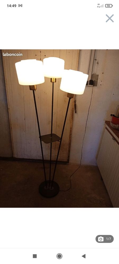 Lampadaire vintage 3 branches avec globe en verre blanc. 85 Saclas (91)