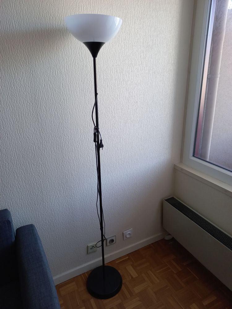 Lampadaire. 7 Tassin-la-Demi-Lune (69)