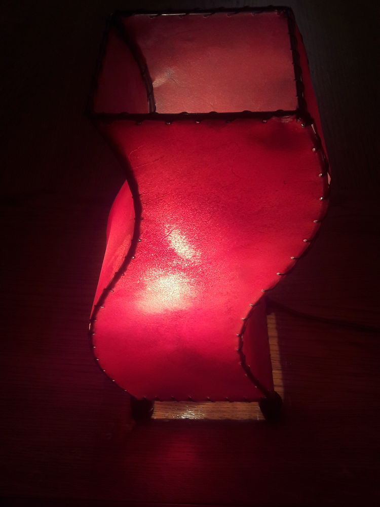 Lampe d'ambiance design en fer forg� forme ?flamme'	 7 Amilly (45)