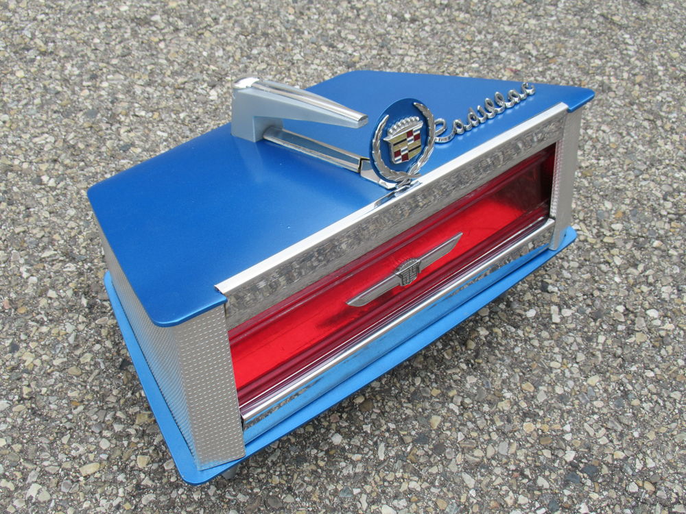 Lampe d'ambiance � poser Feu de Cadillac S�ville 1980 270 Tavel (30)