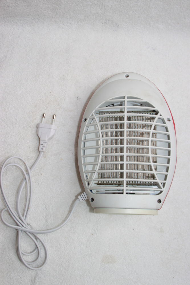 Lampe anti-moustiques et anti-mouches 8 Montigny-Lencoup (77)