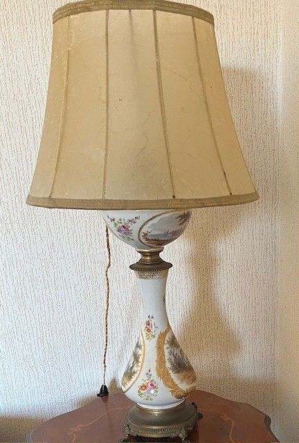 Lampe avec abat jour en peau tendue 25 Nice (06)