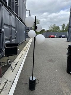 Lampe avec ampoule voyante 40 Bordeaux (33)