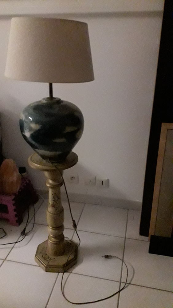 Lampe avec pieds 0 Saint-Maximin-la-Sainte-Baume (83)