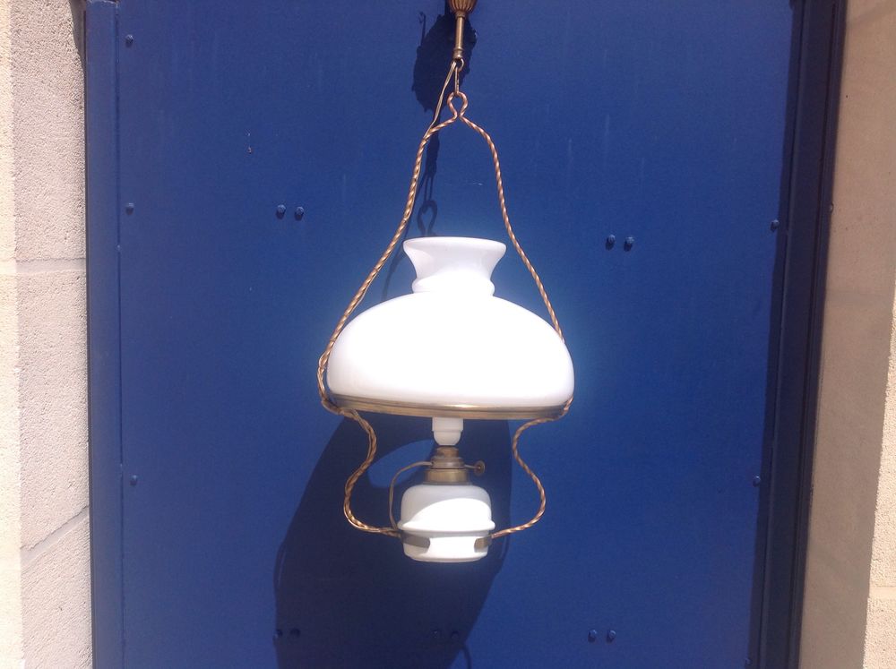 lampe avec un verre de 26cm. le verre est en parfait �tat pas de coup ou de fel 8 Senlis (60)