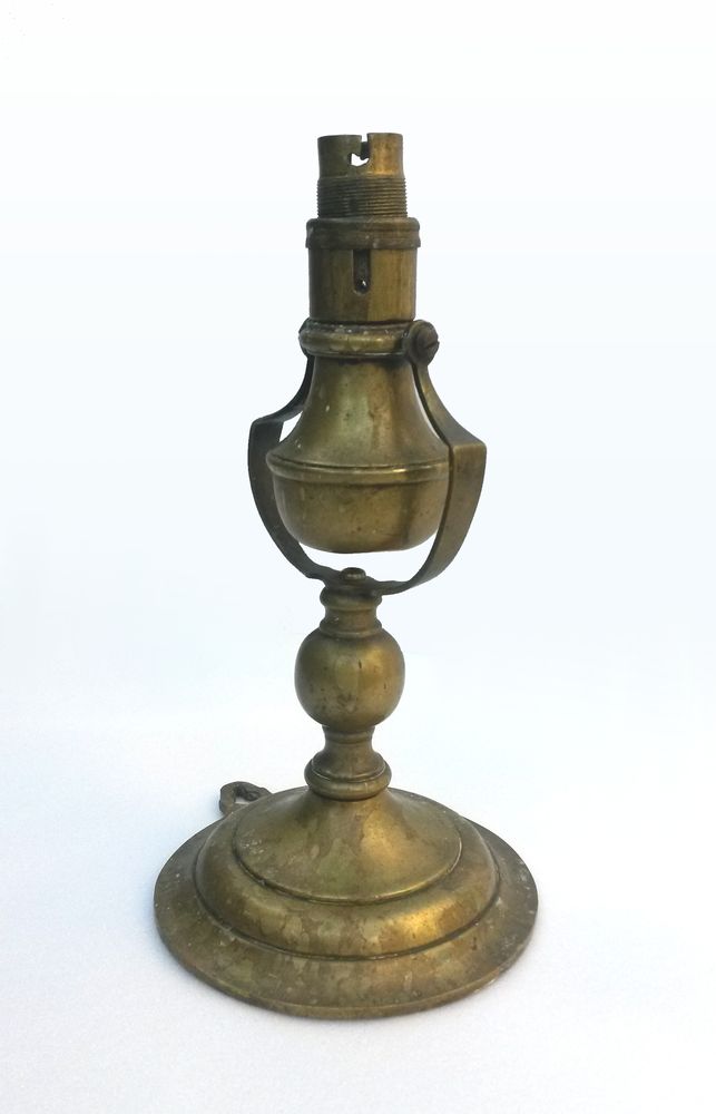 Lampe de bateau � balancier 125 Villiers-sur-Marne (94)