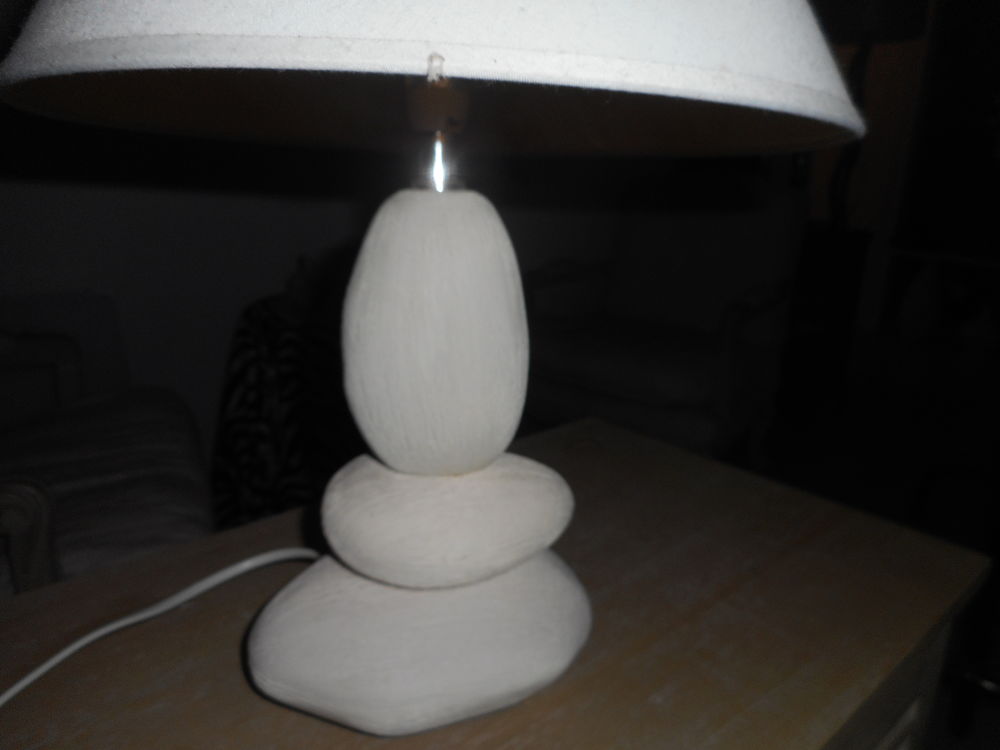 Lampe blanche 10 Seillons-Source-d'Argens (83)
