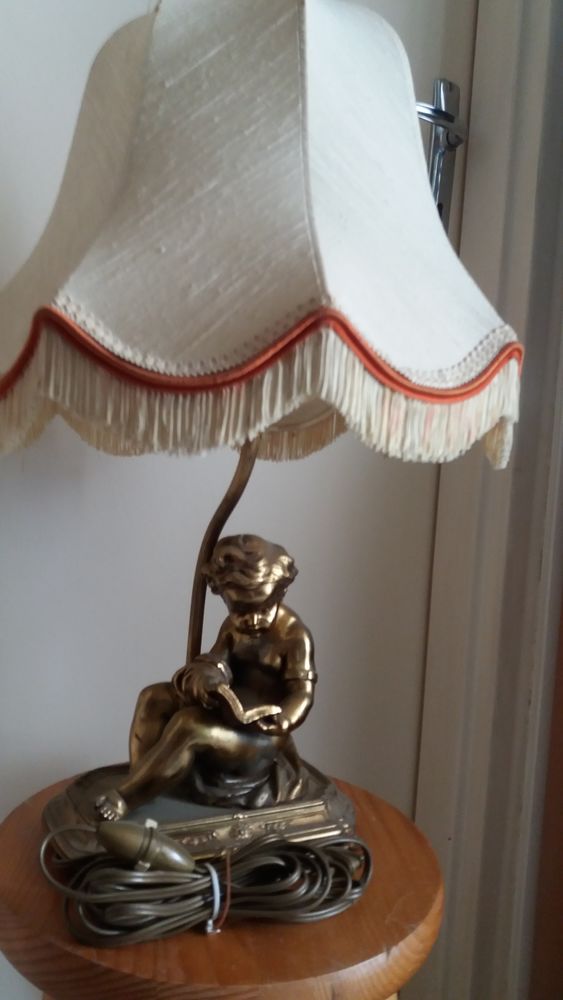 Lampe de bureau avec personnage 85 Aix-en-Provence (13)