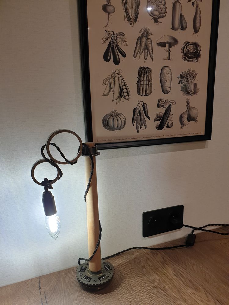 Lampe de bureau cr�ation Recycl'Art 55 Bischwiller (67)