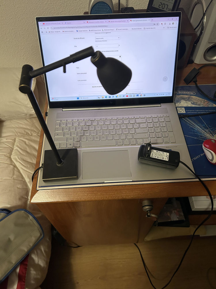 Lampe de bureau Dichro�que Gandelin, en laiton patin� noir 
100 Valleiry (74)