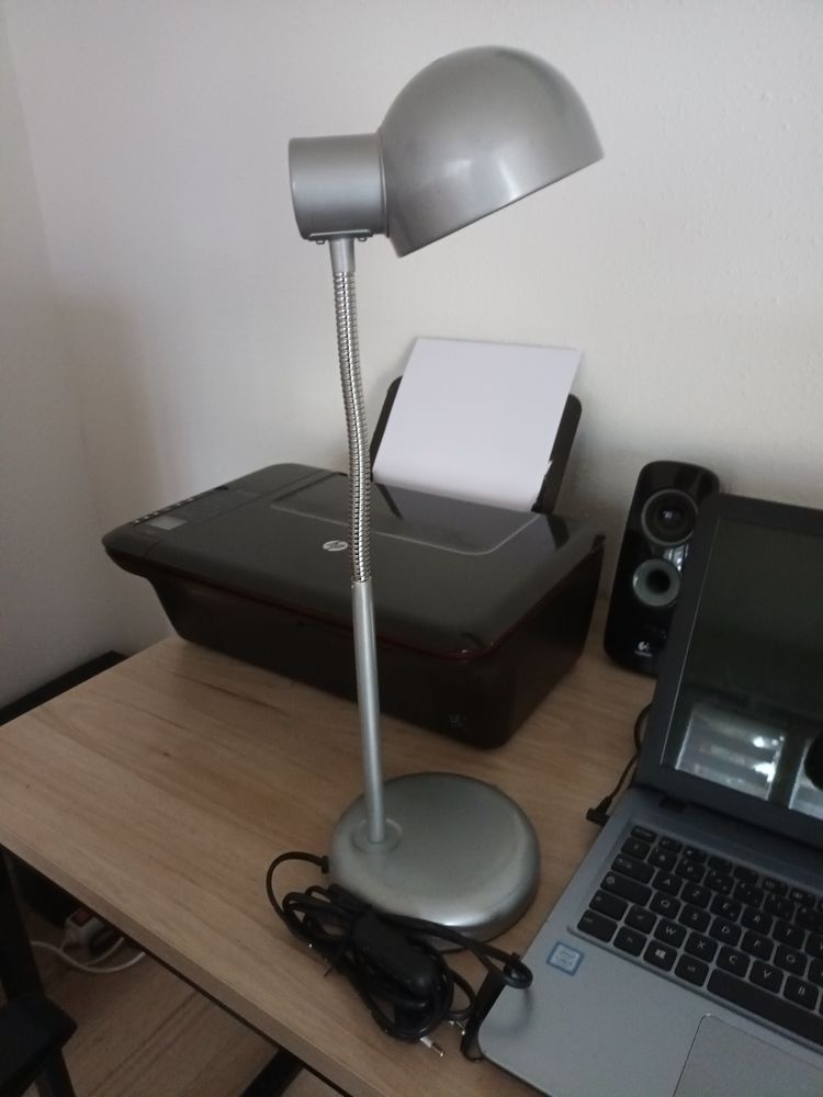 lampe de bureau m�tal
gris argent�e 11 Golbey (88)
