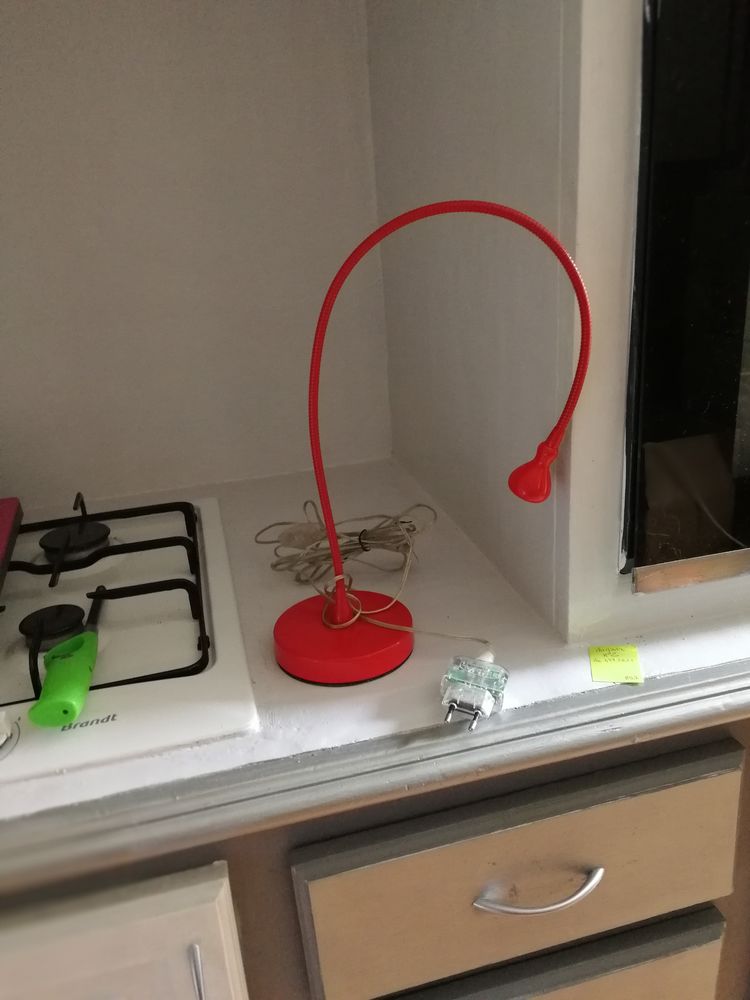 Lampe de bureau rouge 7 Saint-Aubin-le-Cloud (79)