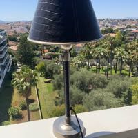 LAMPE DE BUREAU tr�s belle qualit� gain� cuir fa�on croco et m�tal argent� m�me l'abat jour �  l'int�rieur facture de 275� 75 Cannes (06)