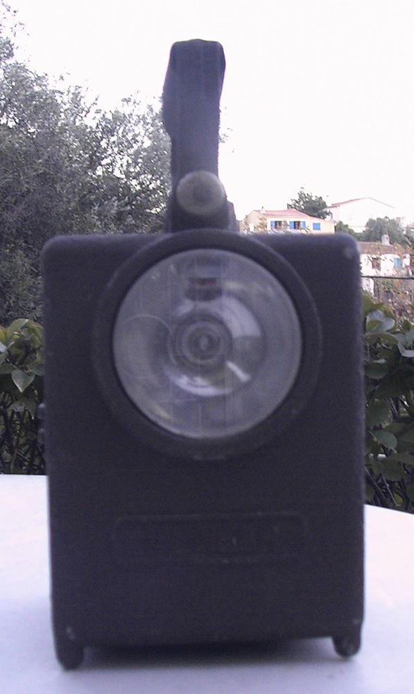 Lampe de cheminot - Type Agral 1940. 13 P�gomas (06)