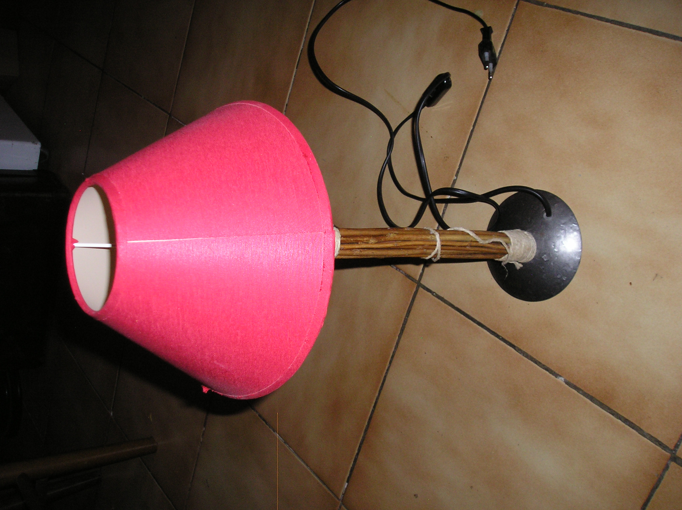 Lampe de chevet bambou et m�tal
20 Sept�mes-les-Vallons (13)