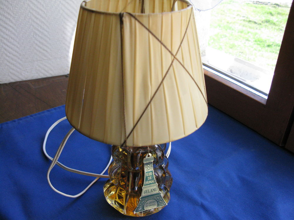 Lampe de chevet �lectrique forme flacon. 12 Barlieu (18)