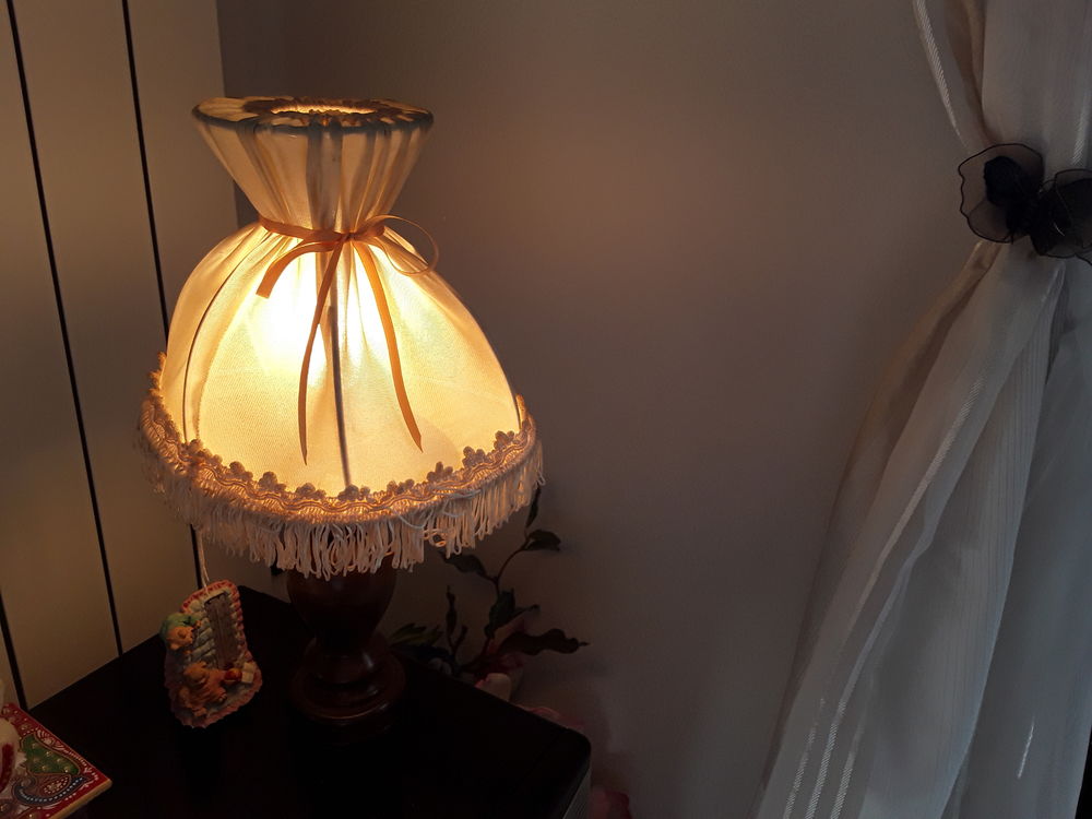 LAMPE DE CHEVET 10 Marseille 11 (13)