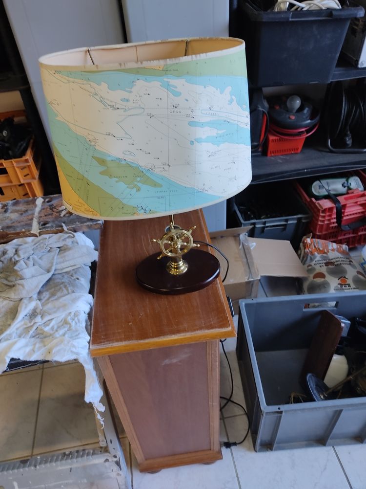 lampe de  chevet 30 La M�le (83)