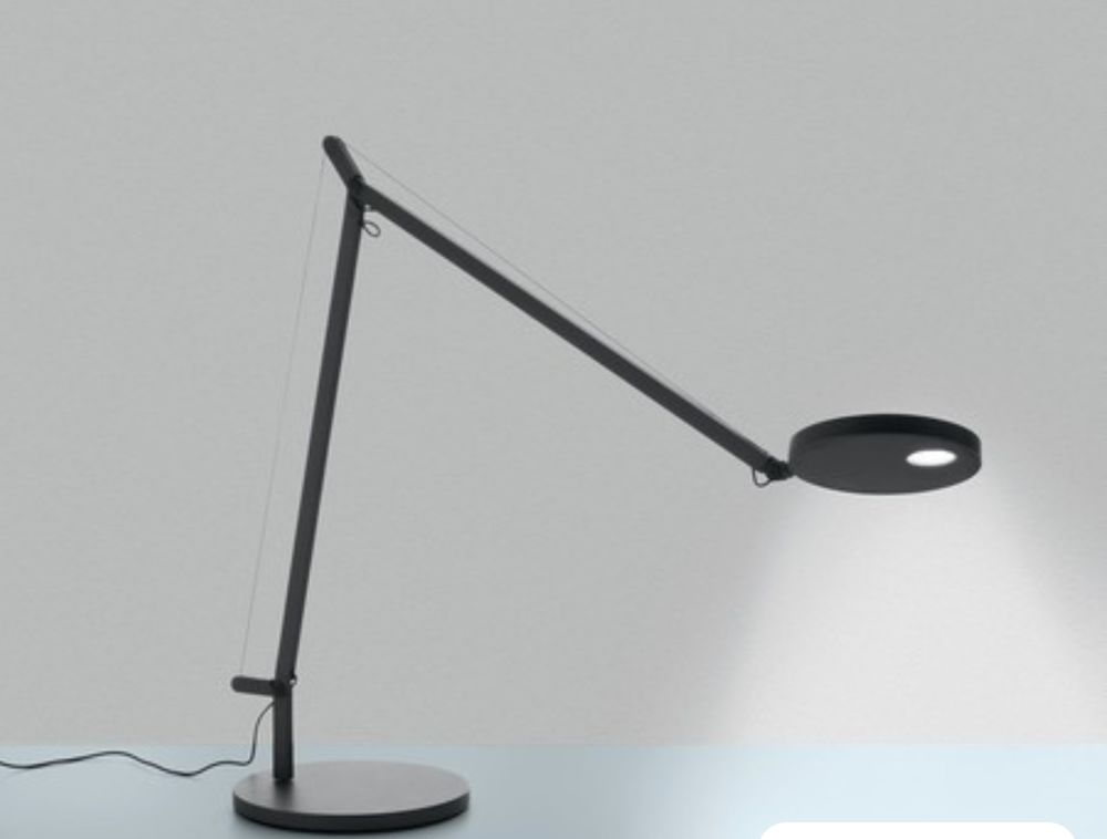 Lampe Demetra Table Artemide 
Designer Naoto Fukasawa
150 Suresnes (92)