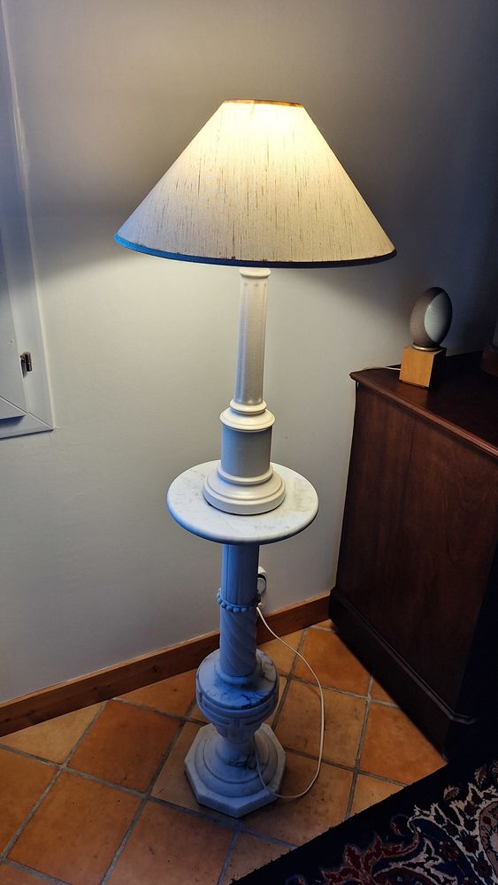 Lampe en fa�ence et abat-jour en tissu clair 30 Piriac-sur-Mer (44)