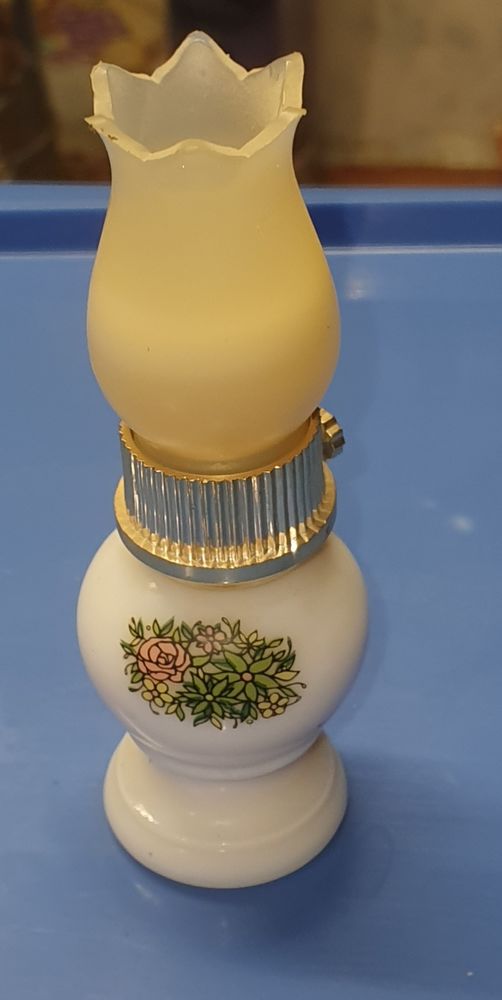 Lampe � huile AVON flacon de parfum 10 Tracy-le-Val (60)