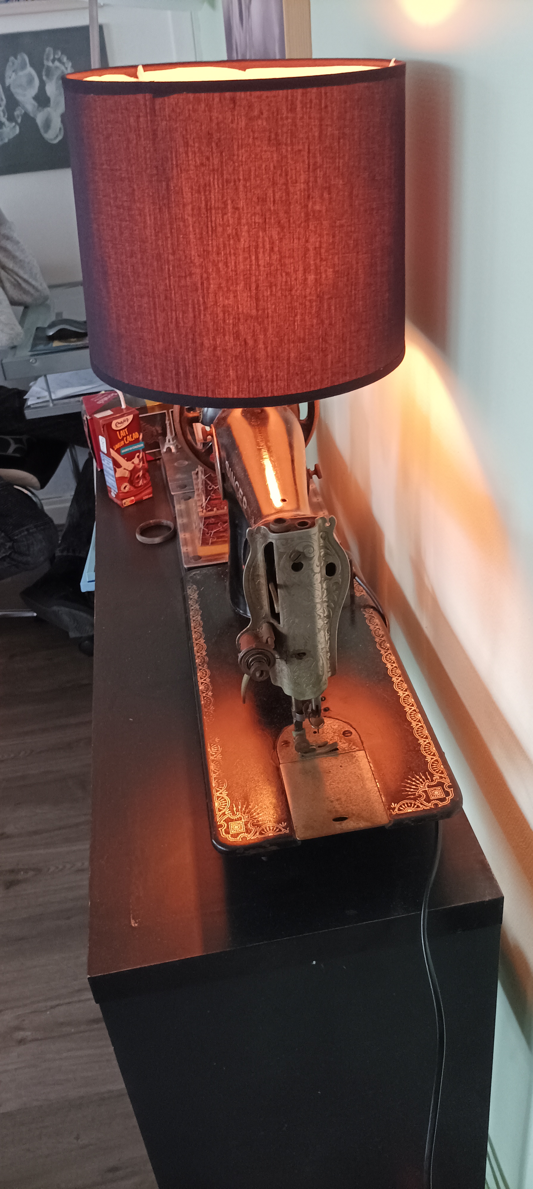 Lampe industrielle ancienne machine � coudre singer 40 Dunkerque (59)