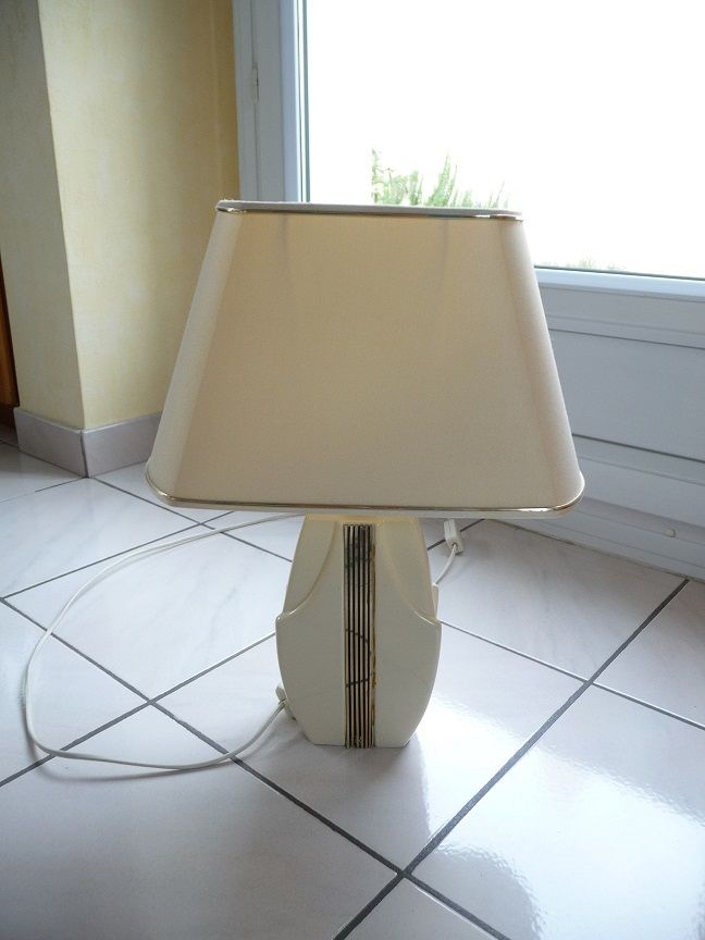 Lampe ivoire avec pied en céramique 20 Montigny-le-Bretonneux (78)