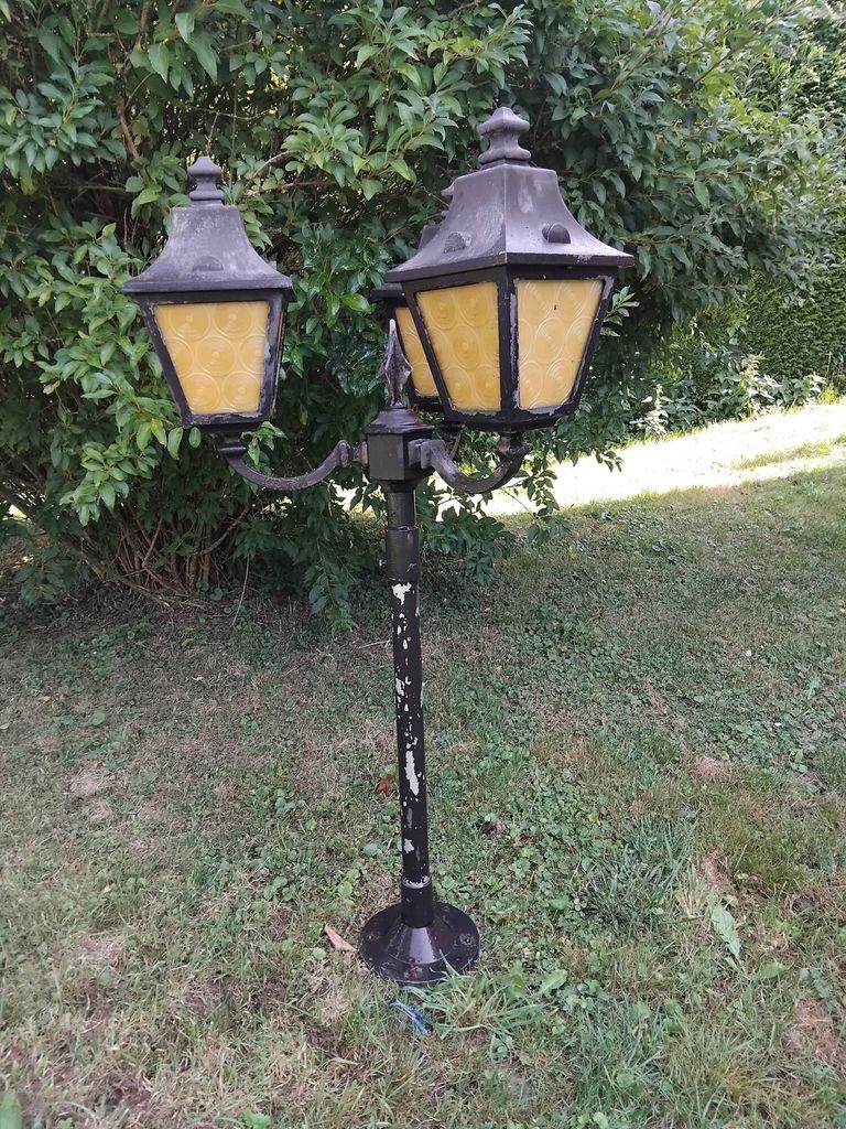 Lampe de jardin vintage � trois  lanternes 40 Leval (59)