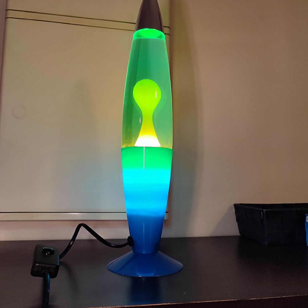 Lampe � lave d�coration 35 Le Bourget (93)