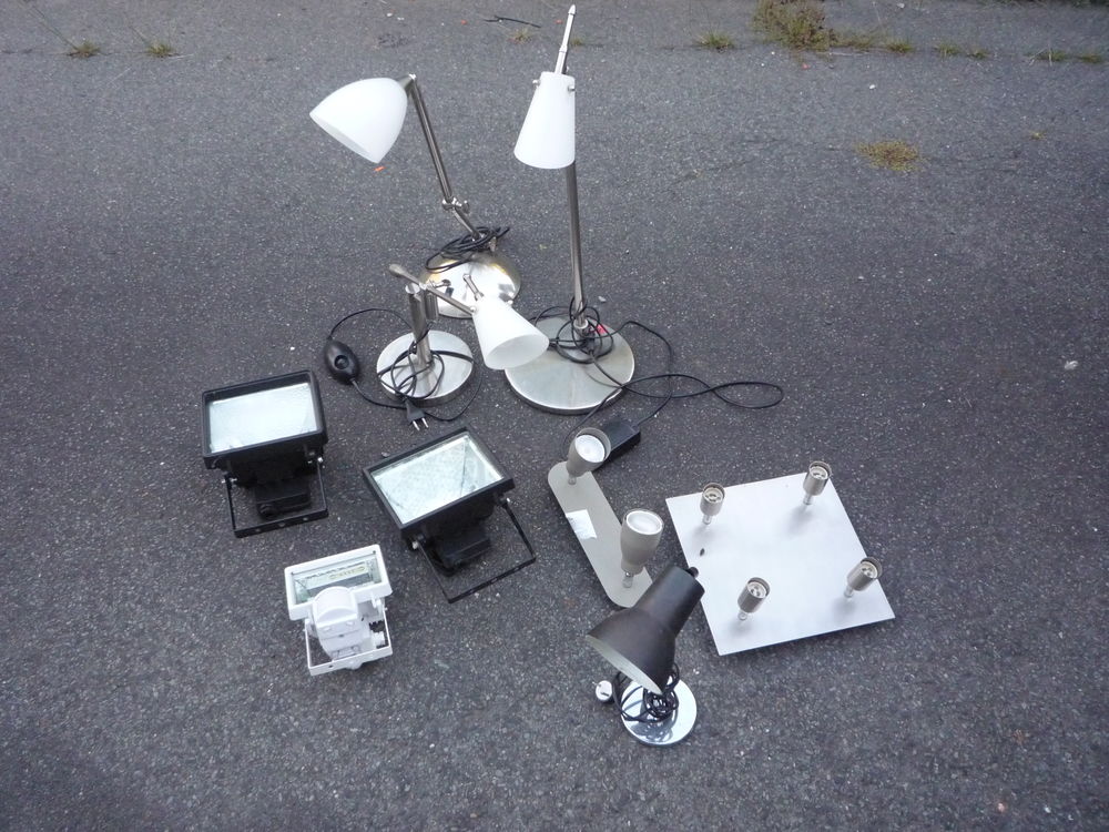 Lampe/liseuse/spot
1 Castres (81)