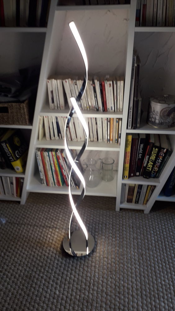 Lampe moderne sur pied 80 Bois-le-Roi (77)