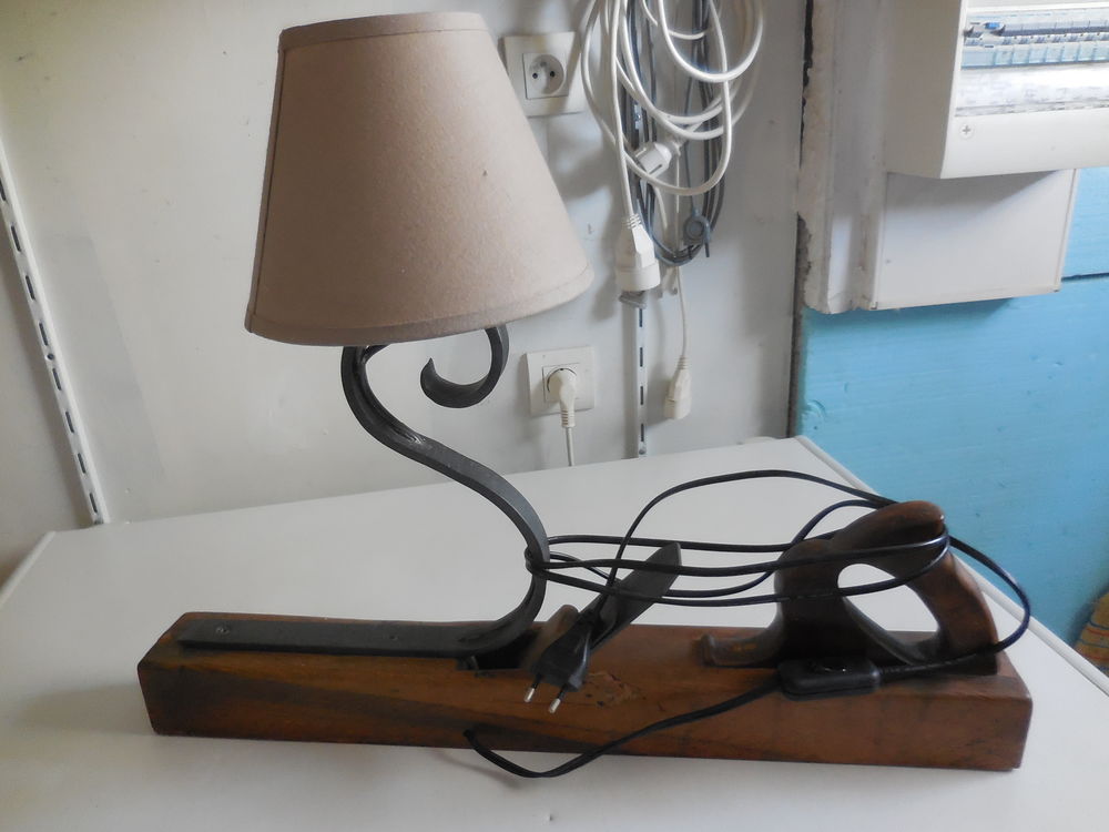 lampe mont�e sur rabot 80 La Chapelle-B�ton (79)