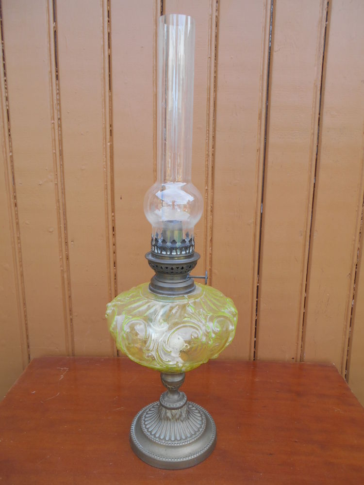 LAMPE A PETROLE compl�te 60 Dammarie-les-Lys (77)
