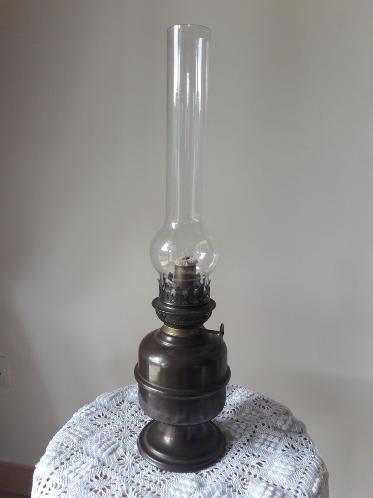 Lampe � p�trole en laiton 15 Larmor-Baden (56)