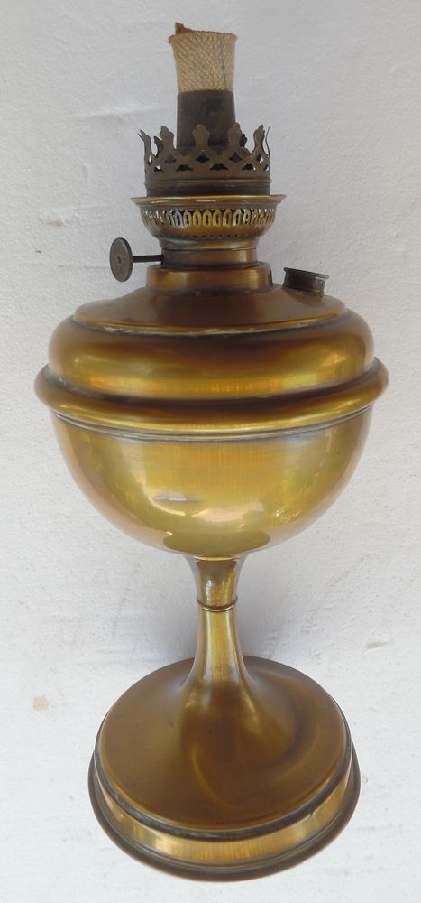Lampe � p�trole en laiton ans 50 Hauteur 58 cm avec le verre 20 Castries (34)