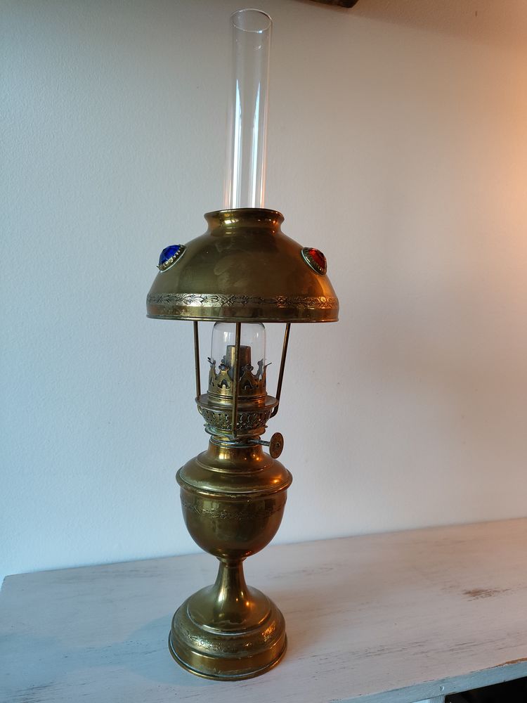  Lampe � p�trole  Parisienne  0 Le Poin�onnet (36)