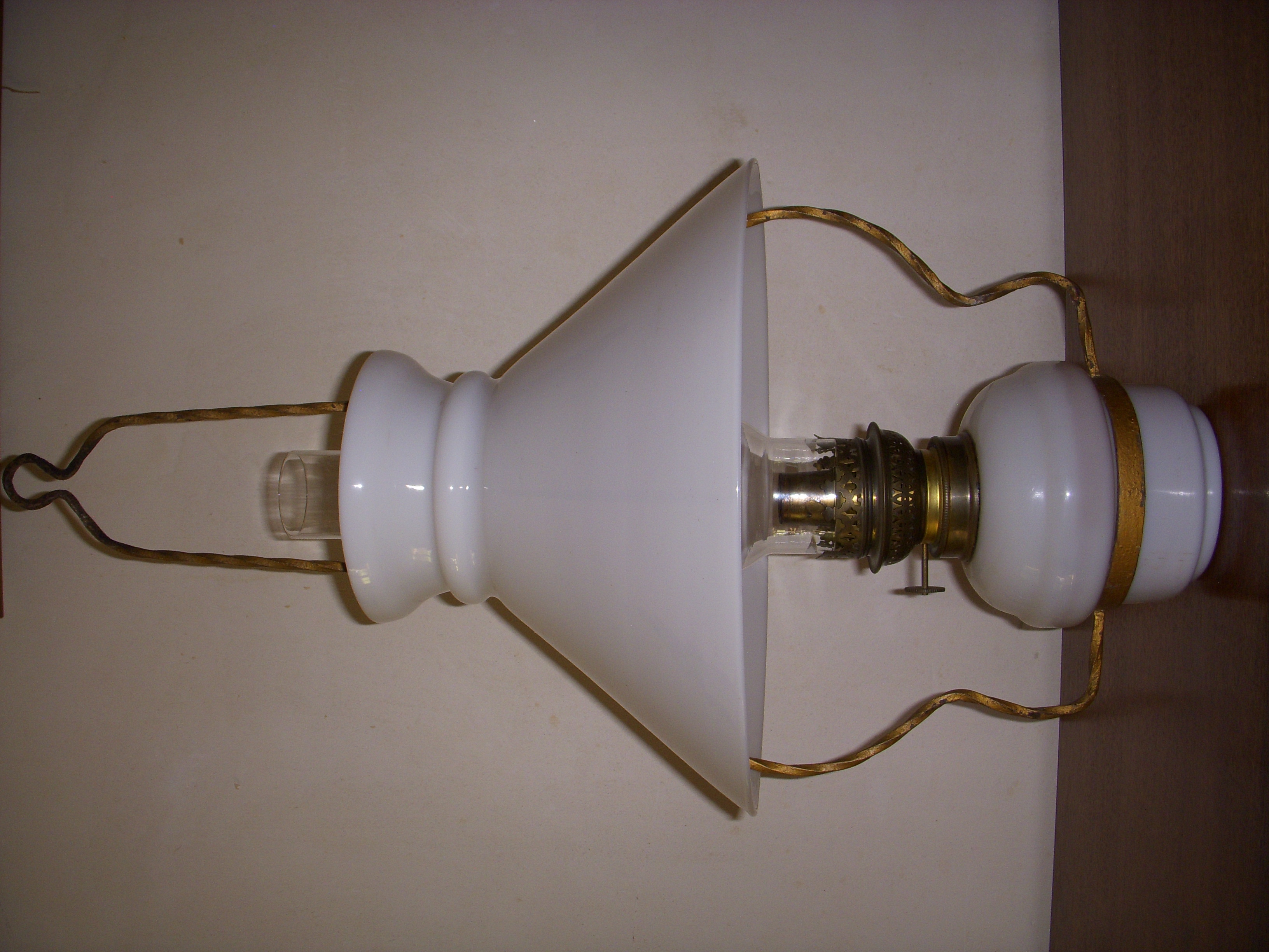 Lampe � p�trole � suspendre. 30 Ergu�-Gab�ric (29)